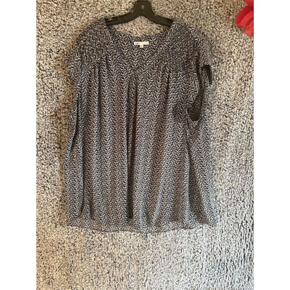 Daniel Rainn Women's 4X Black Geometric V-Neck Short Sleeve Blouse - Picture 8 of 8